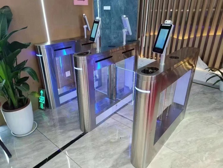 工地人臉識別閘機助力建筑施工現場實名制管理，打造智慧安全通道